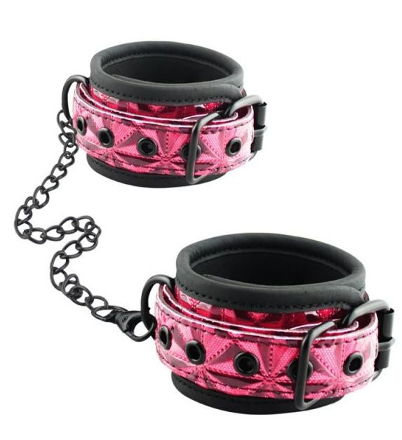 Красно-чёрные кожаные наручники Wrists Cuffs с геометрическим узором, Erokay Красно-чёрные кожаные наручники Wrists Cuffs с геометрическим узором, Erokay