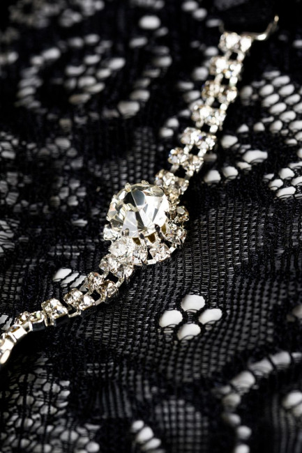 Трусики-стринги со стразами и кристаллом на поясе Amber, Erolanta
