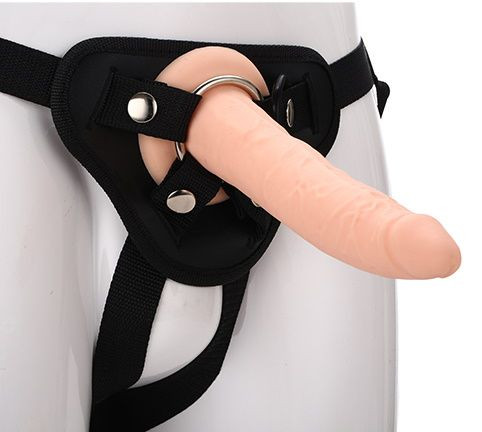 Телесный страпон на черных трусиках STRAP ON REAL DILDO - 20 см. Телесный страпон на черных трусиках STRAP ON REAL DILDO - 20 см.