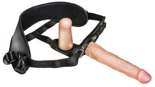 Женский страпон с вагинальной пробкой Woman Strap - 18 см., LOVETOY (А-Полимер)