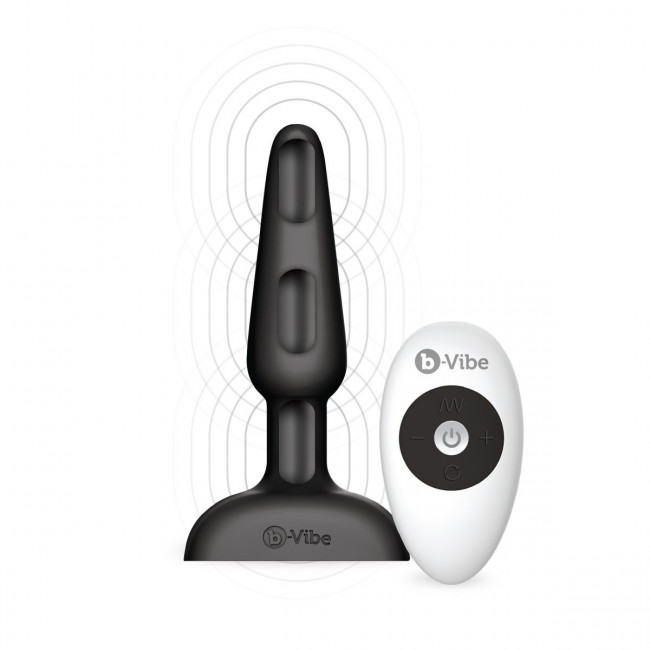Чёрная анальная вибропробка с 3 источниками вибрации TRIO REMOTE CONTROL PLUG BLACK - 13,5 см., b-Vibe