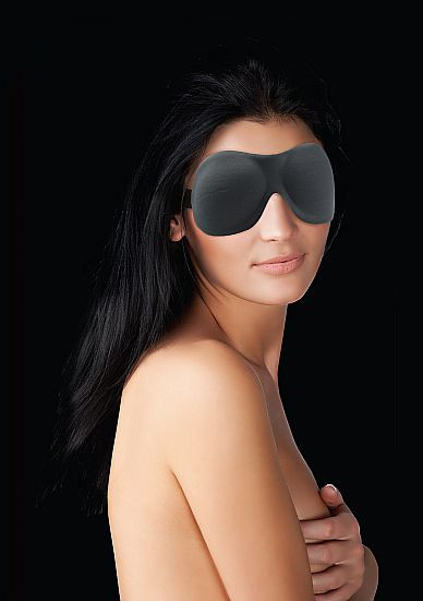 Черная маска Curvy, Shots Media BV Черная маска Curvy, Shots Media BV