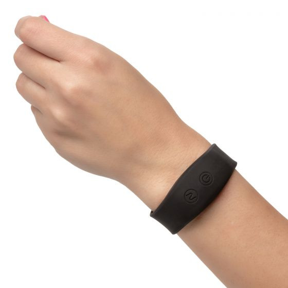 Стимулятор в трусики с пультом-браслетом Lock-N-Play Wristband Remote Panty Teaser, California Exotic Novelties