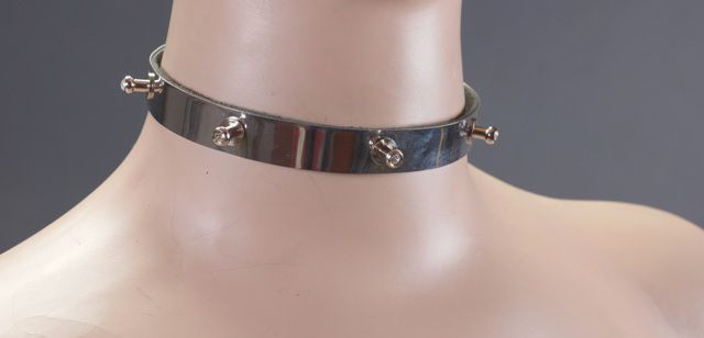 Металлический ошейник со стразами, Подиум