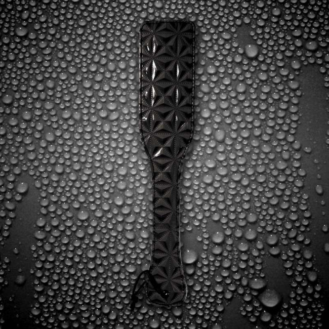 Черная шлепалка SINFUL PADDLE, NS Novelties Черная шлепалка SINFUL PADDLE, NS Novelties