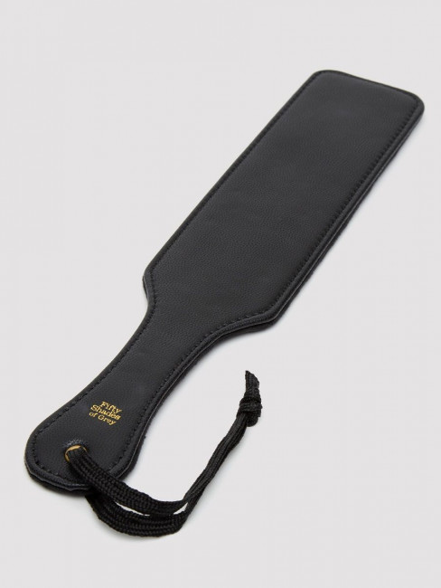 Черная шлепалка Bound to You Faux Leather Spanking Paddle - 38,1 см. Черная шлепалка Bound to You Faux Leather Spanking Paddle - 38,1 см.