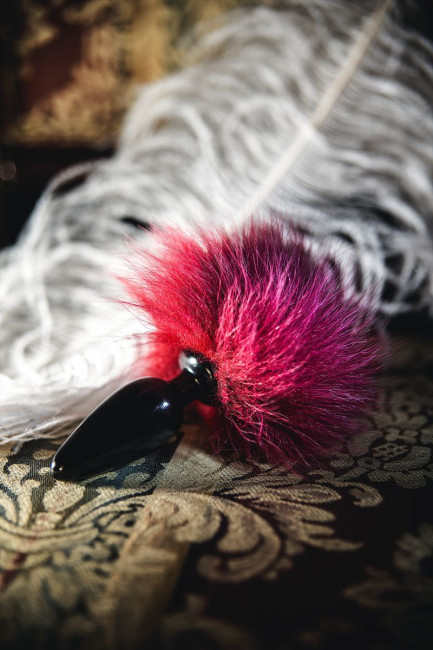 Анальная втулка с красным заячьим хвостом, Wild Lust