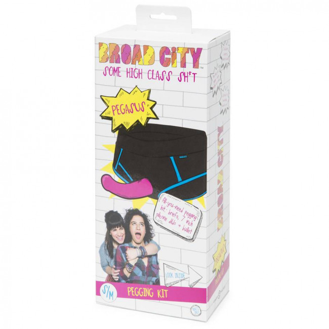 Ярко-розовый страпон на трусиках-брифах Broad City Pegasus Pegging Kit S/M - 17,8 см., Broad City