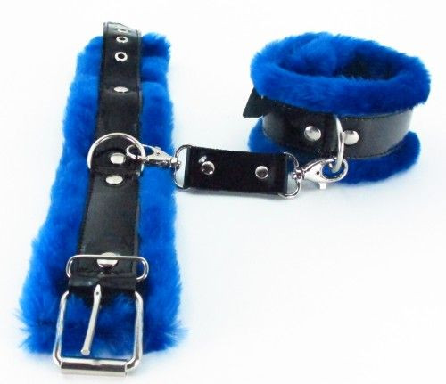 Оковы на ноги с синим мехом BDSM Light, БДСМ Арсенал Оковы на ноги с синим мехом BDSM Light, БДСМ Арсенал