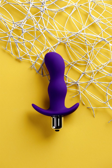 Фиолетовая изогнутая анальная вибропробка - 11,2 см., A-toys