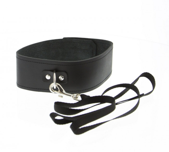 Чёрный ошейник из полиуретана с поводком Collar and Leash, Blush Novelties