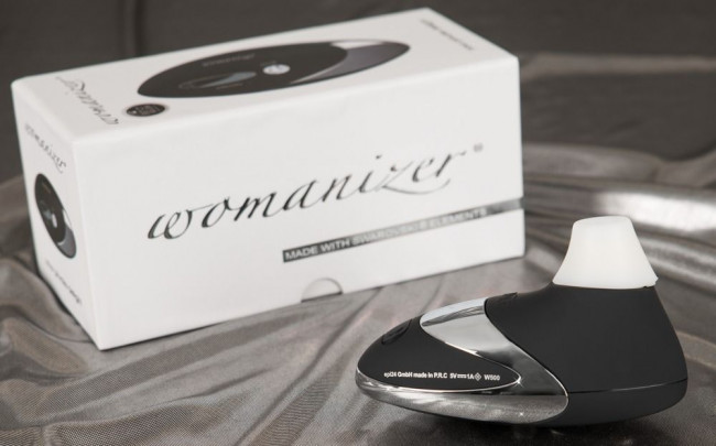 Чёрный бесконтактный стимулятор с хромированной вставкой Womanizer W500 Black Chrome, Womanizer